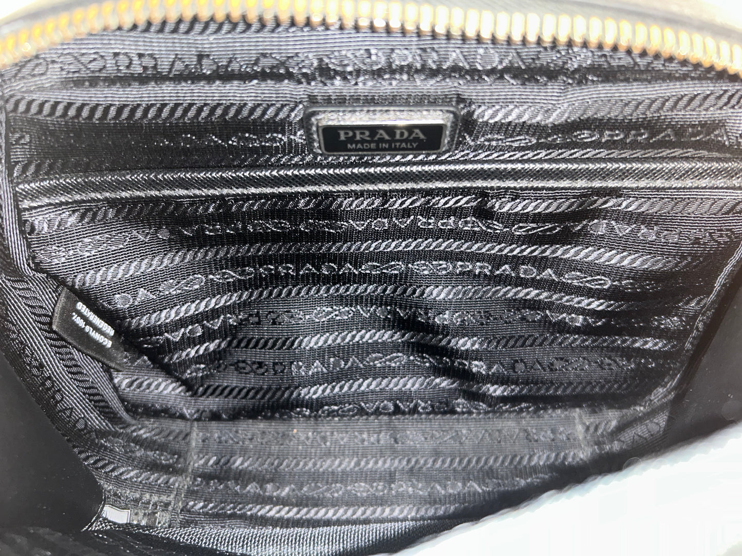 Prada Brique
