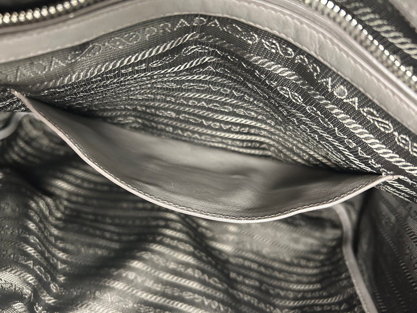 Prada Ledershopper